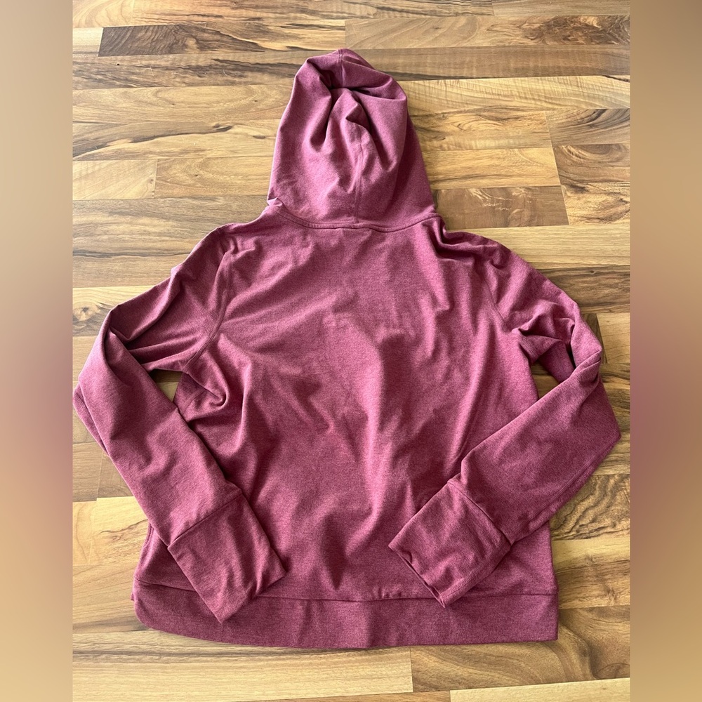 RED Women’s Halo Essential Pullover